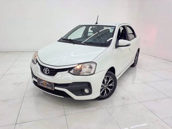 TOYOTA ETIOS 1.5 PLATINUM SEDAN 16V FLEX 4P AUTOMÁTICO
